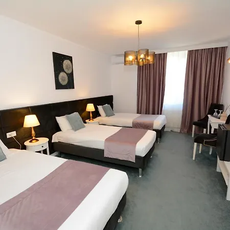 Andre's מלון קריובה